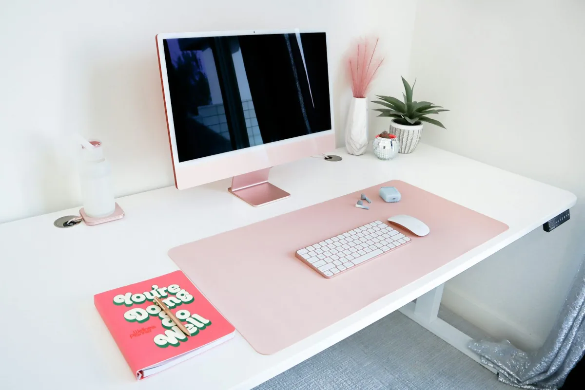 From Digital Chaos to Creative Flow: The Feng Shui Guide to Your Desktop